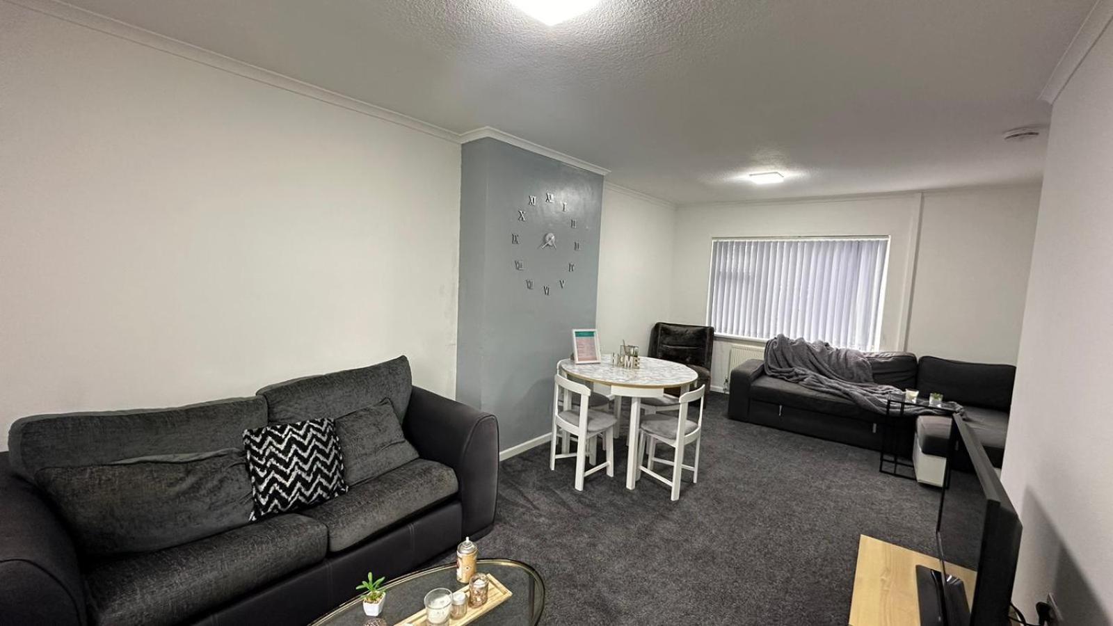 Apartamento Noormak Nights Birmingam Exterior foto